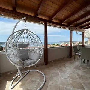 https://house-stojakovic.primorje-gorskikotar.com